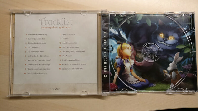 Geöffnete CD-Hülle von "Alice im Wunderland"